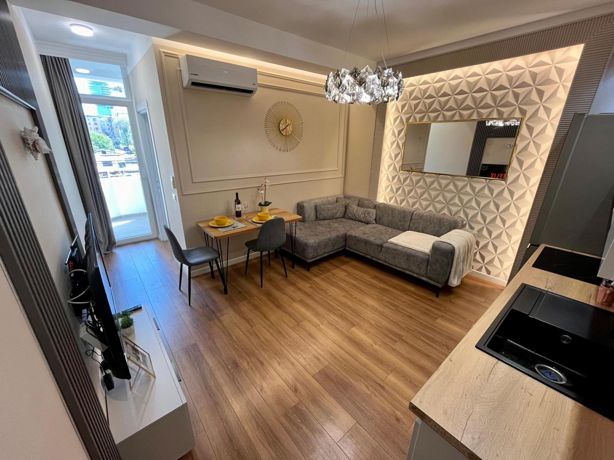 City Center Cozy Apartment ติรานา ภายนอก รูปภาพ