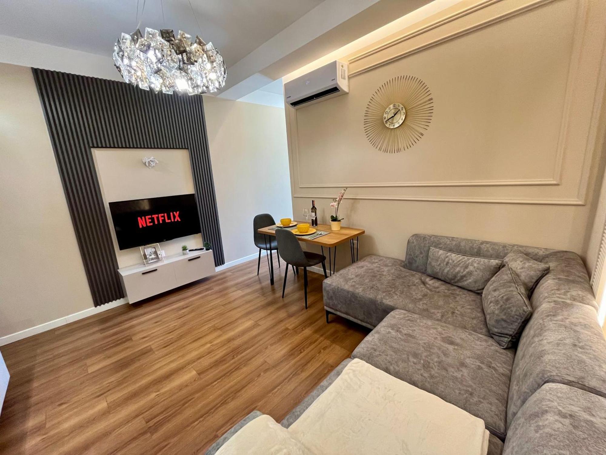 City Center Cozy Apartment ติรานา ภายนอก รูปภาพ