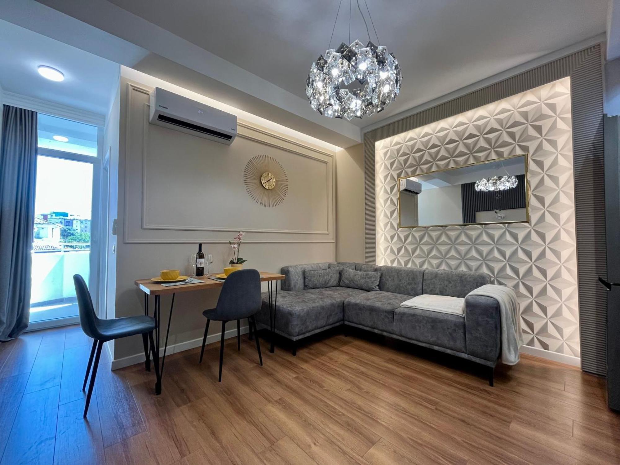 City Center Cozy Apartment ติรานา ภายนอก รูปภาพ